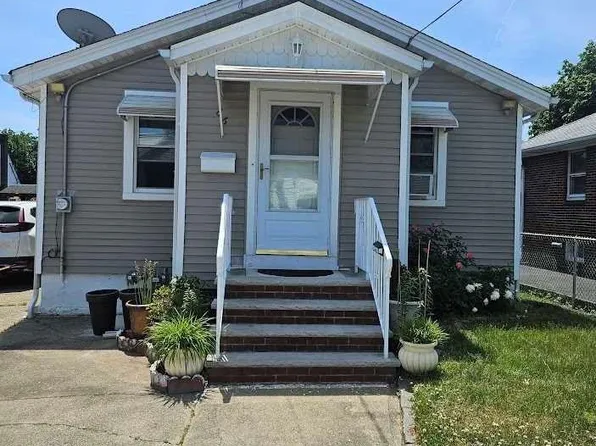 66 Chestnut St, Lodi, NJ 07644