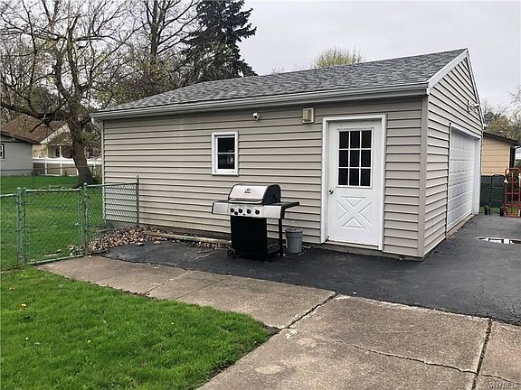 4th image of 74 Grant St