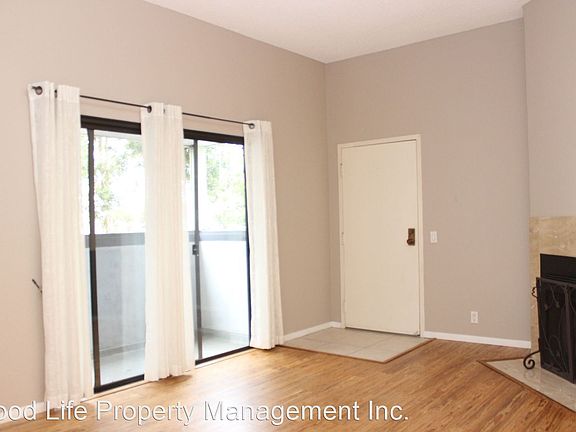 3rd image of 4429 Marlborough Ave Unit 4