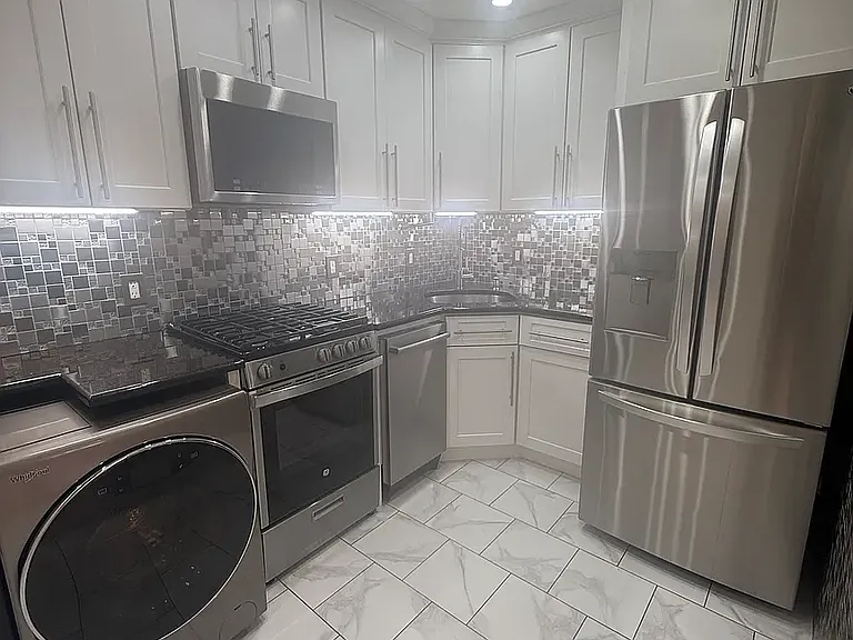 7223 60th Ave #1 — Photo 2