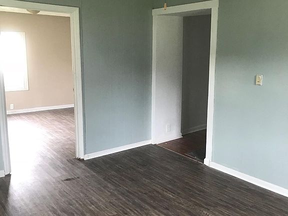 2nd image of 215 E Kentucky Ave