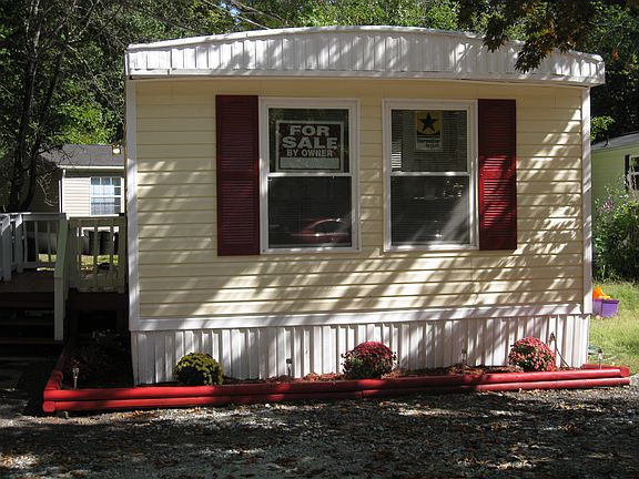 2nd image of 1427 Shirley Dr