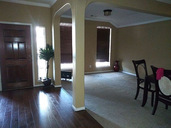 5th image of 1210 Wesley Dr