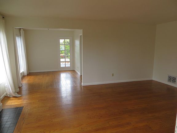 Living Room/Dining Room