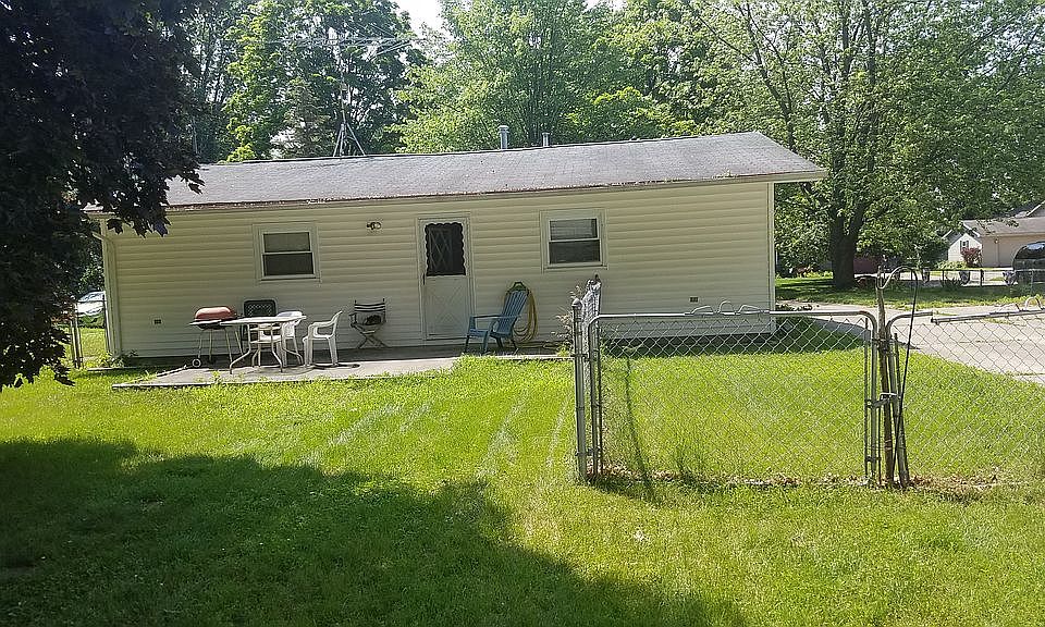 2nd image of 3414 Cedar St
