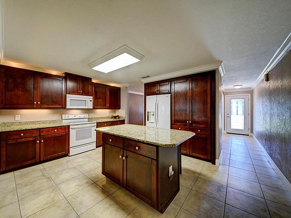 4th image of 1877 Sandbar Dr