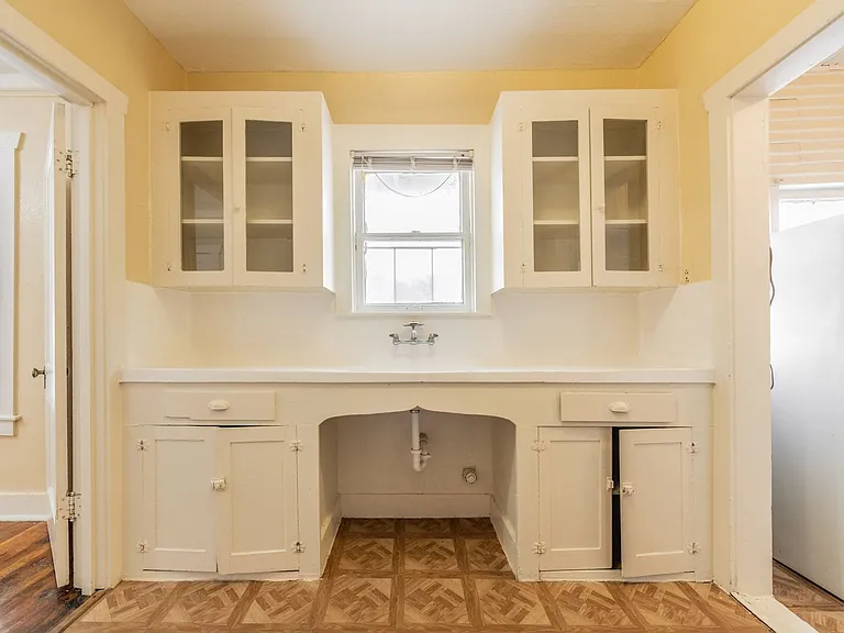 631 E Ashby Pl — Photo 10