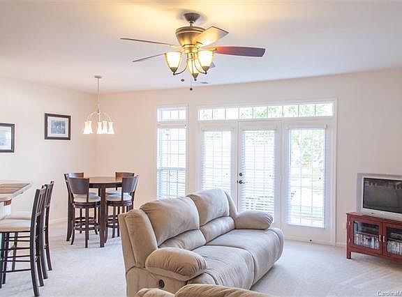3rd image of 4013 Abbottsbury Dr