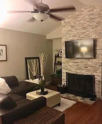 3rd image of 10466 Rancho Carmel Dr