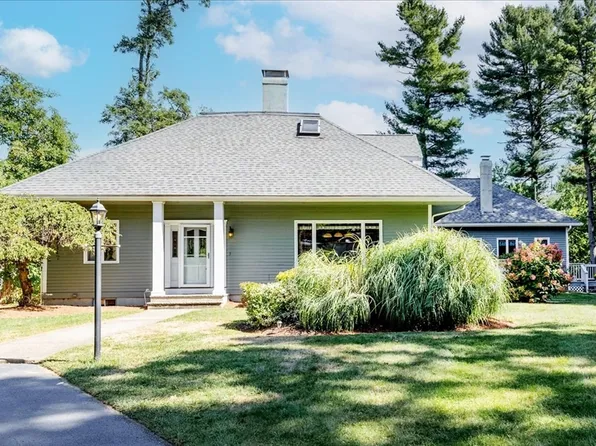 1 Brown Ave, Burlington, MA 01803