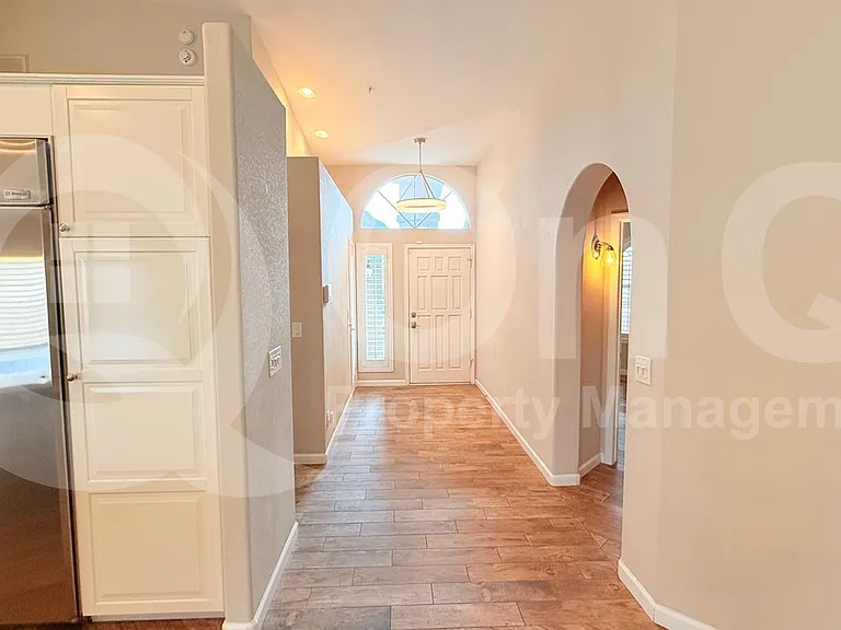 9140 E Siesta Ln — Photo 2