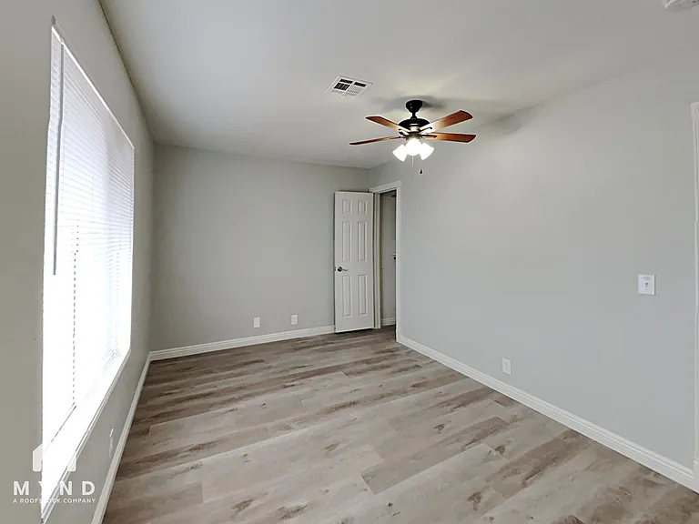1908 Allen Ave — Photo 11