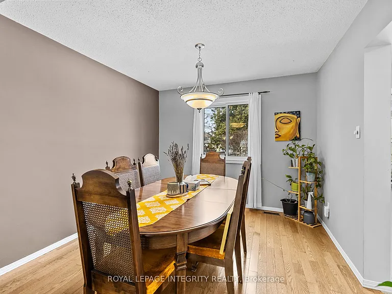 1090 Chablis Park — Photo 9