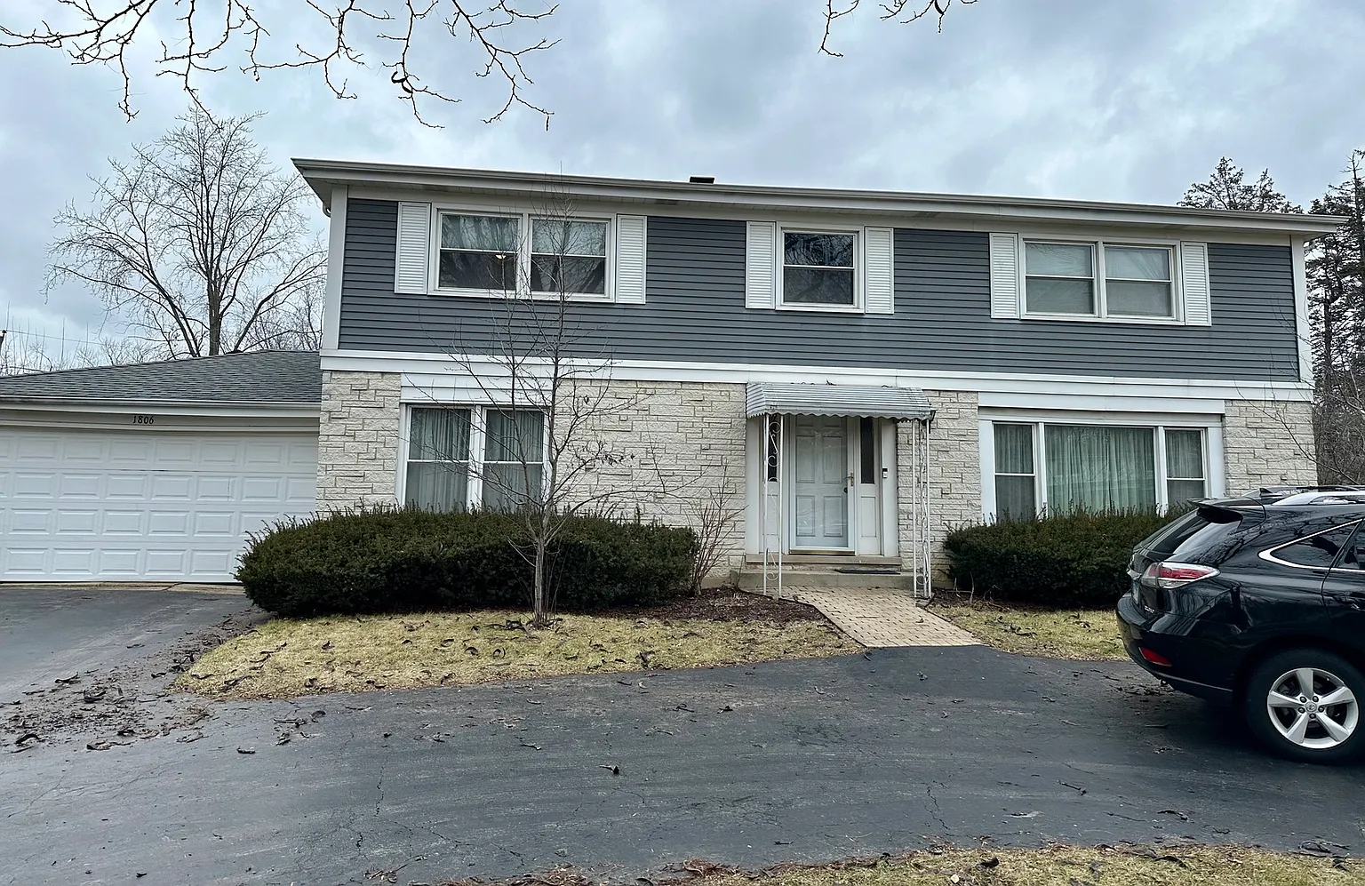 1806 E Bittersweet Ln photo 1