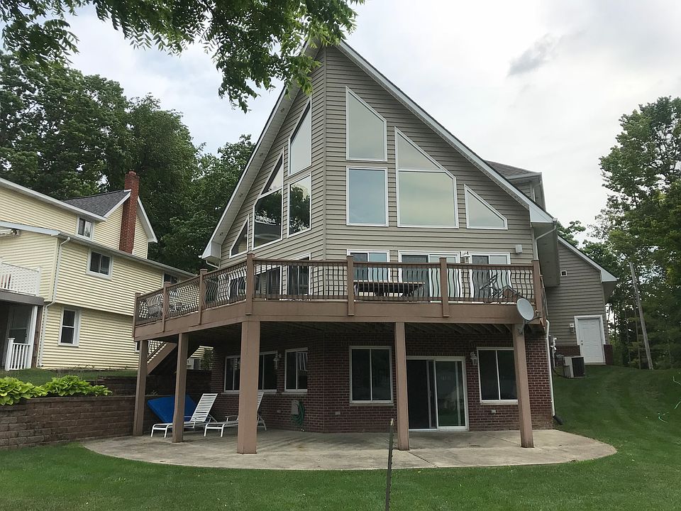 2nd image of 1099 Lakeshore Dr