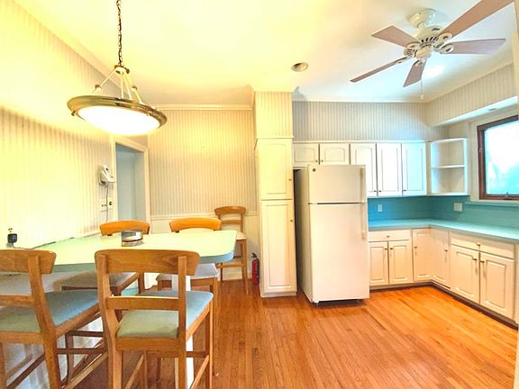3rd image of 35 W La Crosse Ave Unit 2