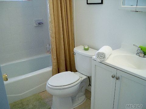 4th image of 72 Polaris Dr