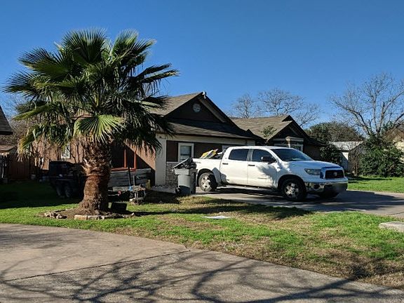 2nd image of 307 Holliday Ct