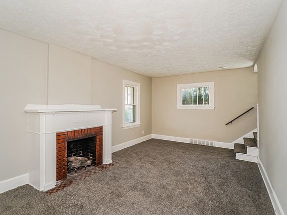 4th image of 1420 Oakwood Ave