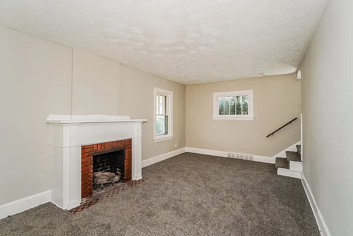 1420 Oakwood Ave — Photo 4