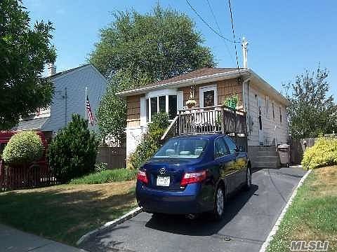 2nd image of 47 Saint Mark Pl