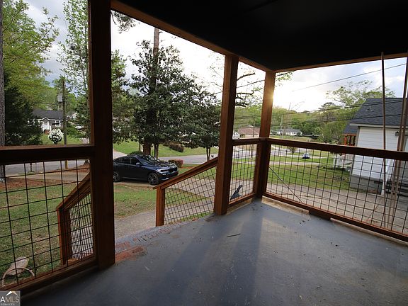 2nd image of 112 Saynor Cir