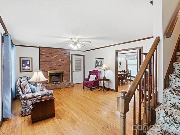 3rd image of 804 McGregor Dr NE