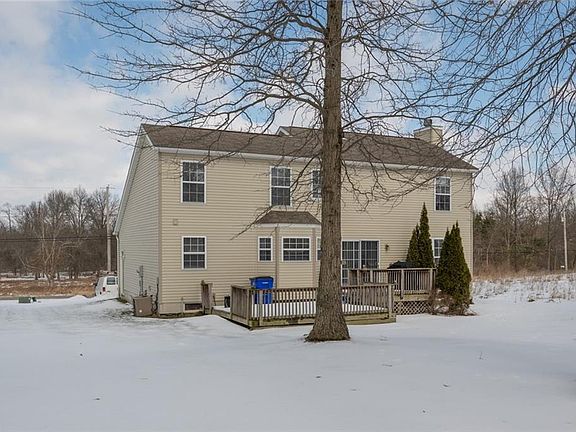 4th image of 609 W Lake St