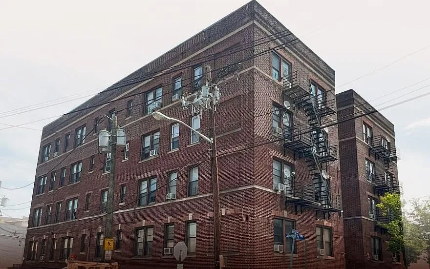 110 61st Street — Photo 1