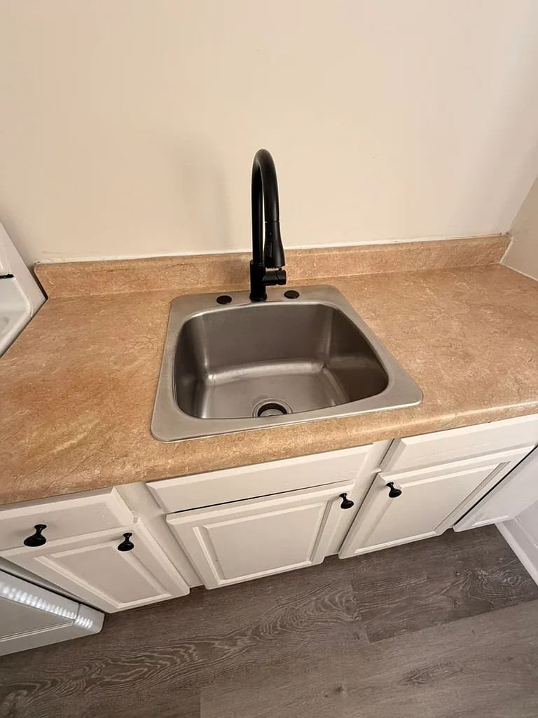 Studio, 400 sqft, $1,425 — Photo 4