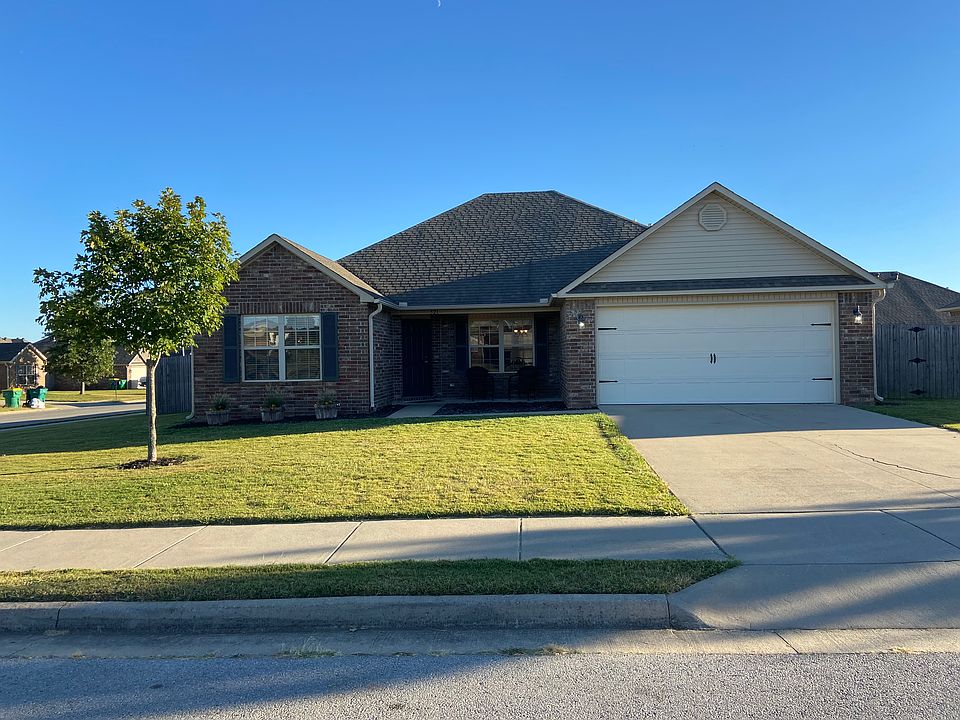1st image of 521 Saddlehorn Dr