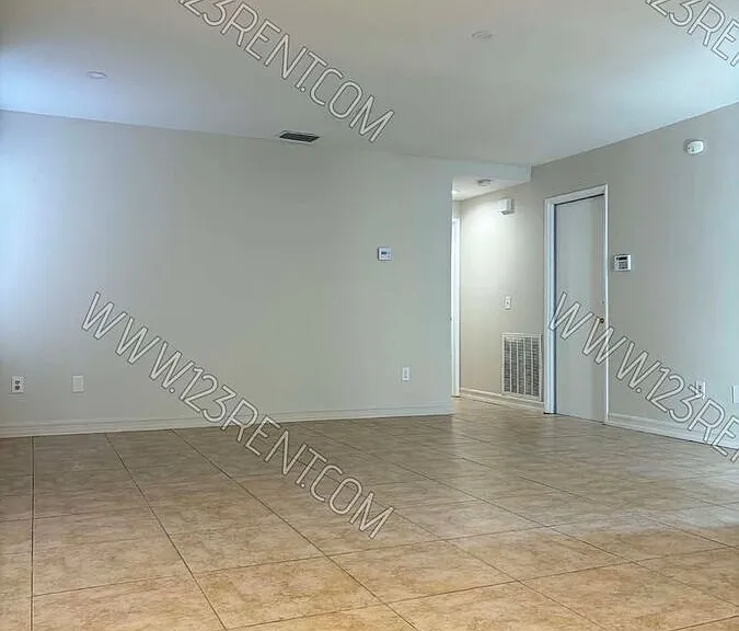 37637 17th St E — Photo 4