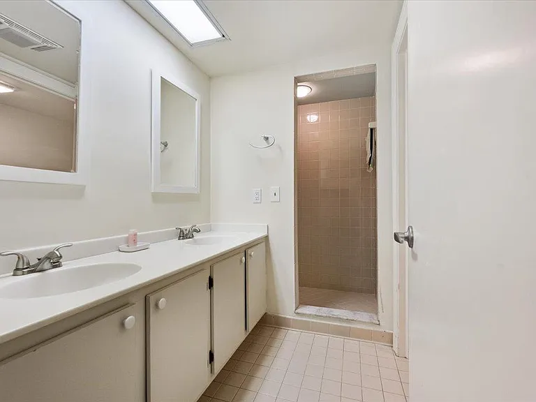 2835 Polo Island Dr #H202 — Photo 21