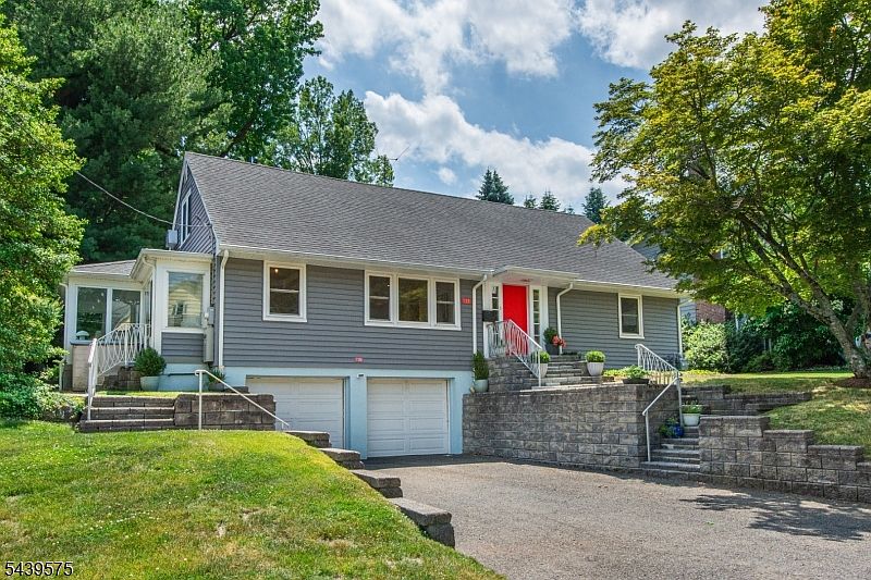 1st image of 132 Haddon Pl