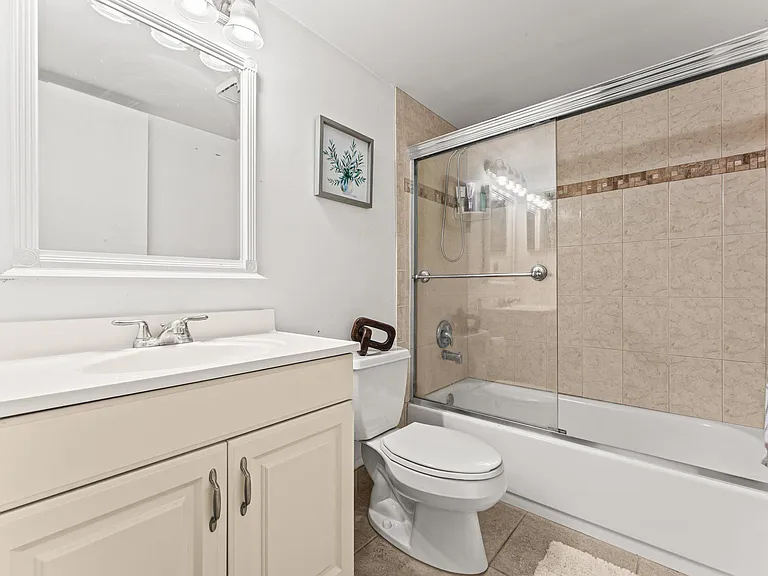 866 SW 9th Ave #201 — Photo 14