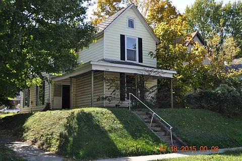 1931 E Market St photo 1