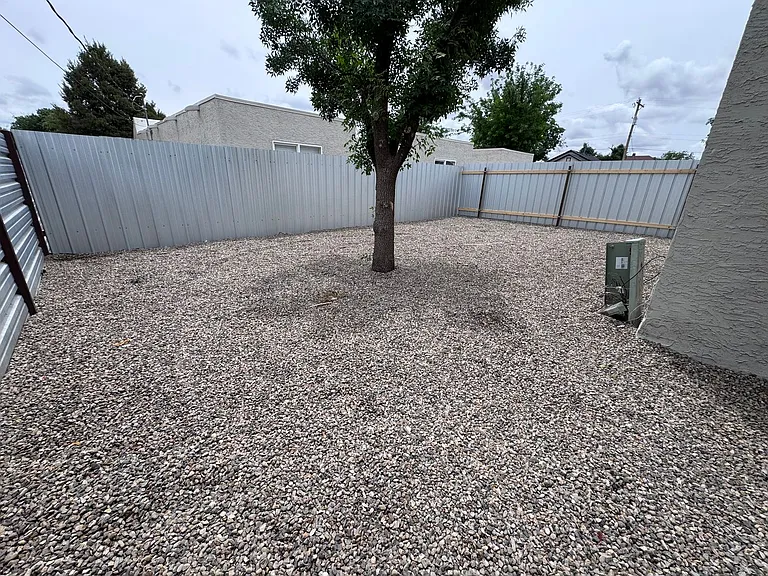 407 W Tilden St — Photo 24