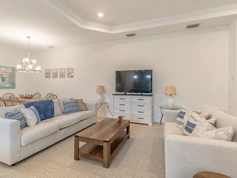 15347 Turin Dr — Photo 8