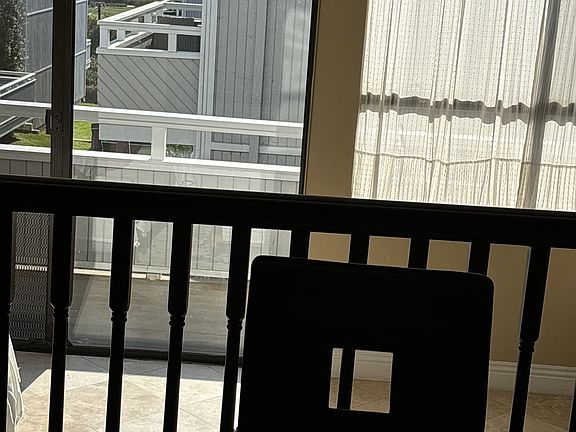 5th image of 305 Columbia St #305