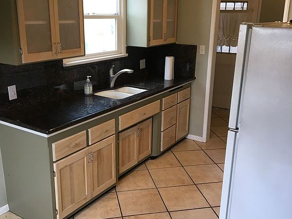 5th image of 236 Hampton Dr #808e48208