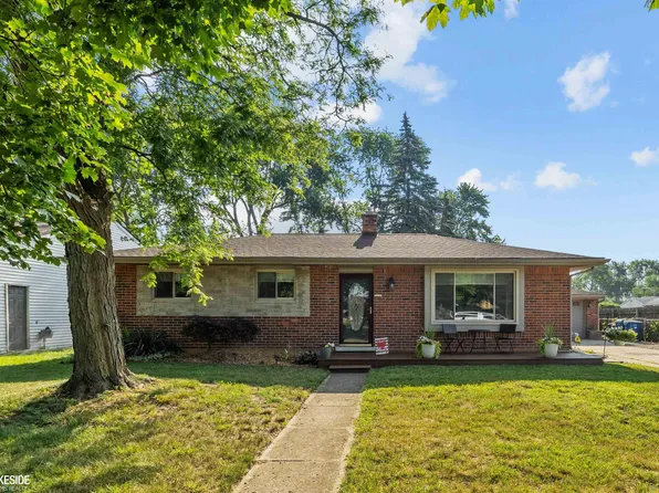 1398 Dundee Dr, Waterford, MI 48327