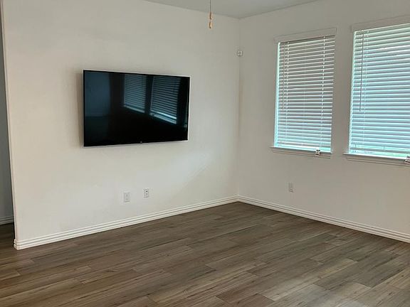 5th image of 1114 Mahogany Ln