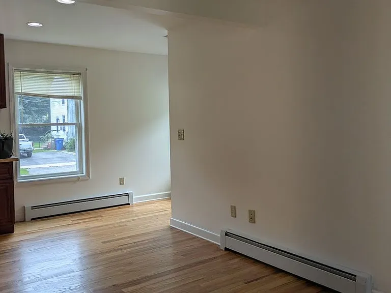 55 Boys Ave — Photo 10