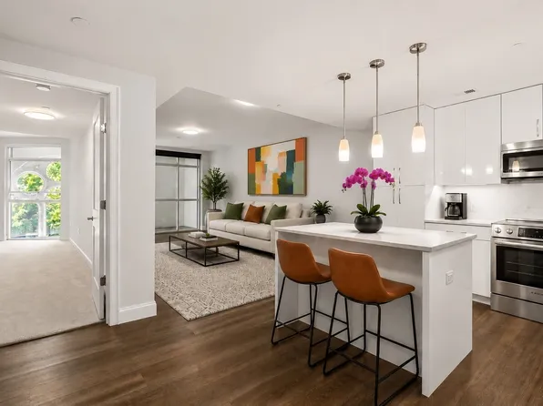 771 Harrison Ave #406, Boston, MA 02118