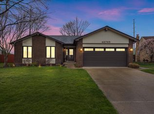 46765 Peach Grove Ave, Macomb, MI 48044
