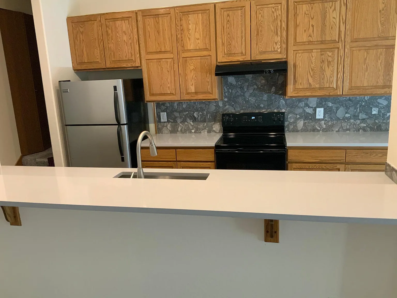 2 bed, 1700 sqft, $2,600 — Photo 3