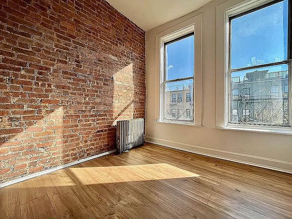 2nd image of 318 Jefferson St APT 2L