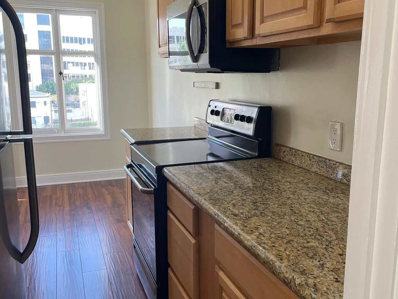 1 bed, 701 sqft, $2,500 — Photo 4