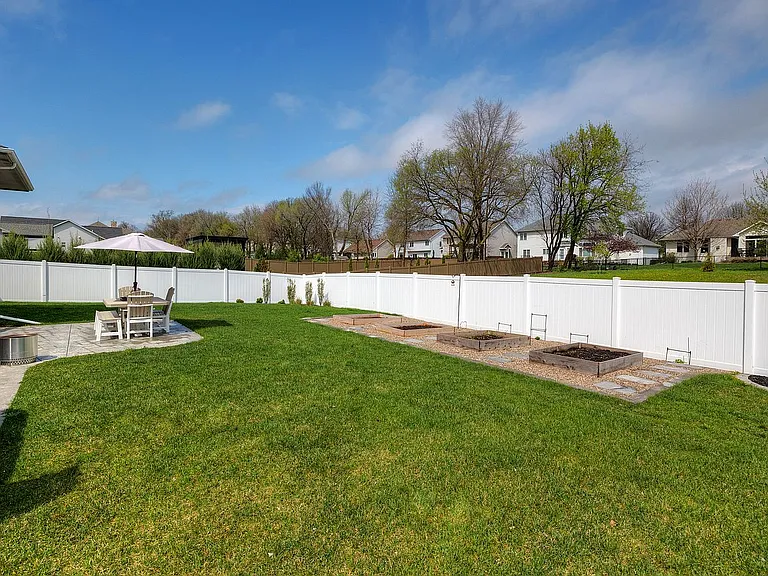 14301 Sheridan Ave — Photo 11
