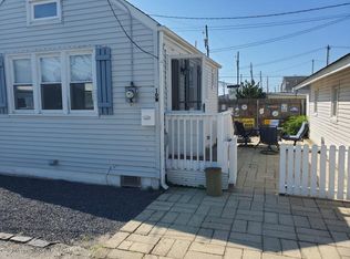 10 W Rutherford Ln, Lavallette, NJ 08735